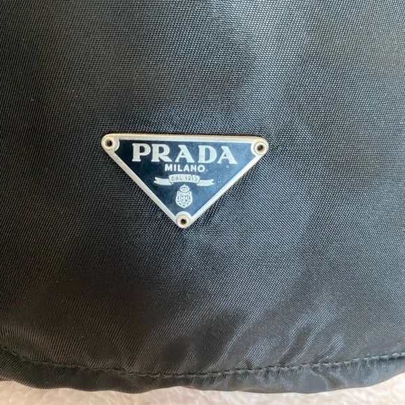 !!SOLD!! PRADA DRAWSTRING POUCH - Picture 4 of 11